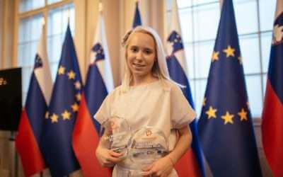 President Pahor presented the award for the most globally responsible idea to Veronika Rožmanc for the OLI project